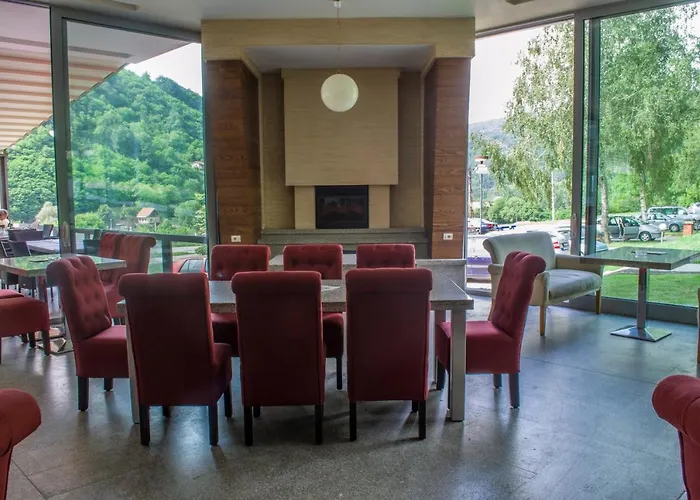 モーテル Motel Predejane